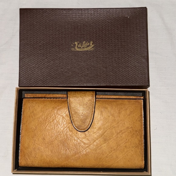 Handbags - Vintage Di Lido‎ Amity Cowhide Leather Womens Kiss Snap Coin Checkbook Wallet